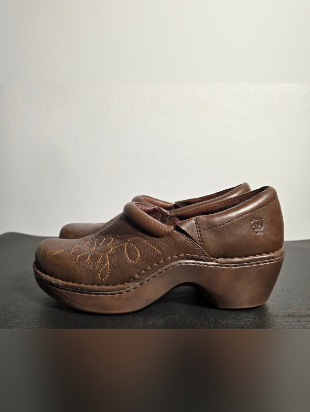 Ariat Western Strathmore Brown Studded Clog Mules Women Size 10 B Style